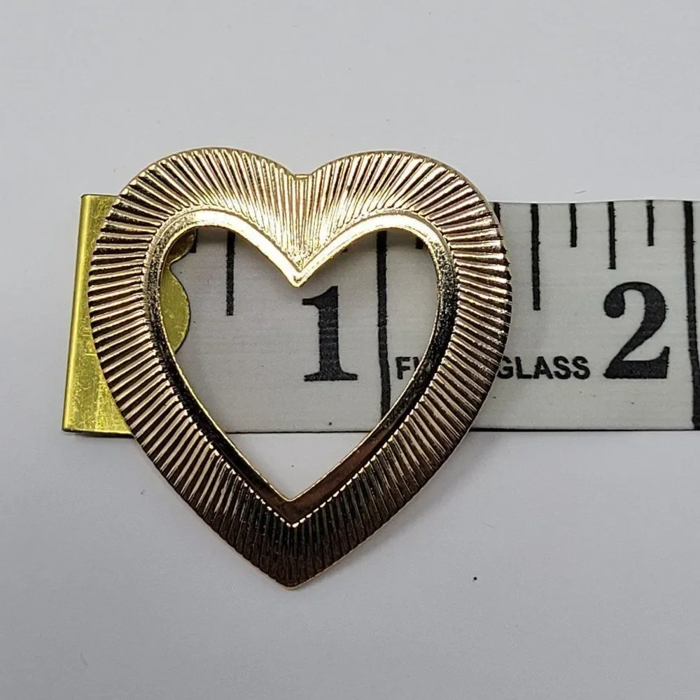 Vintage VALENTINES DAY Gold Tone Etched Heart Brooch Pin Pendant Gift Collectibl